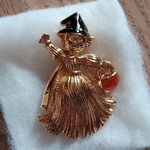 1992 Nib  scarecrow vintage pin goldtoned with enamel accents by Avon